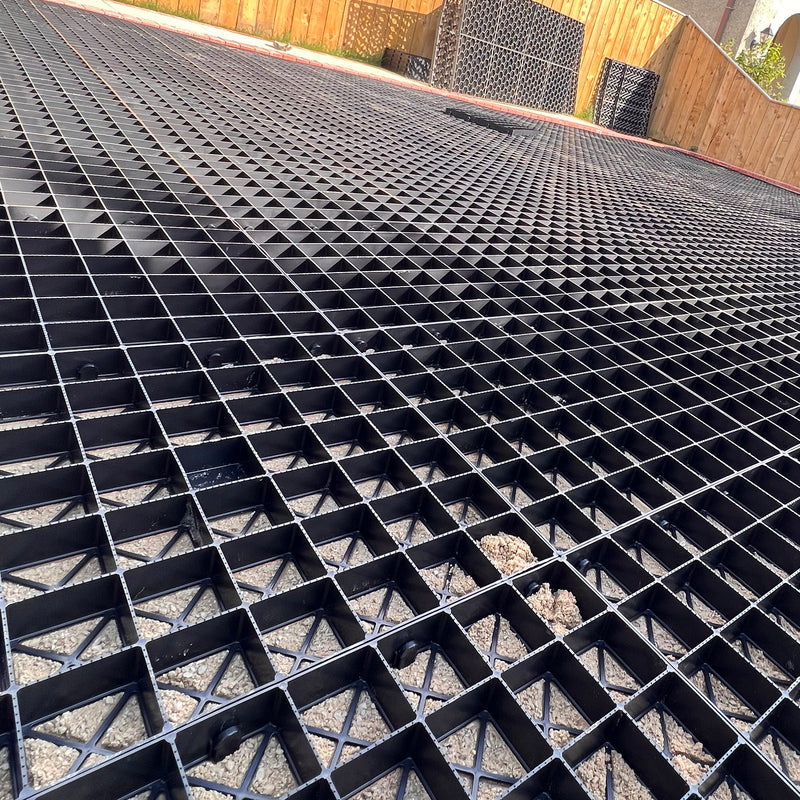 Afbeelding laden in galerij, Interlocked gravel grids for a driveway
